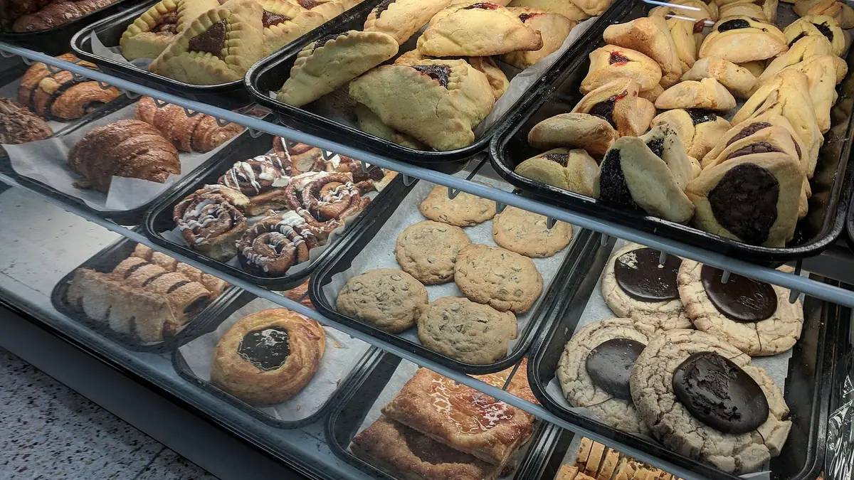 Cookie Shop bakes